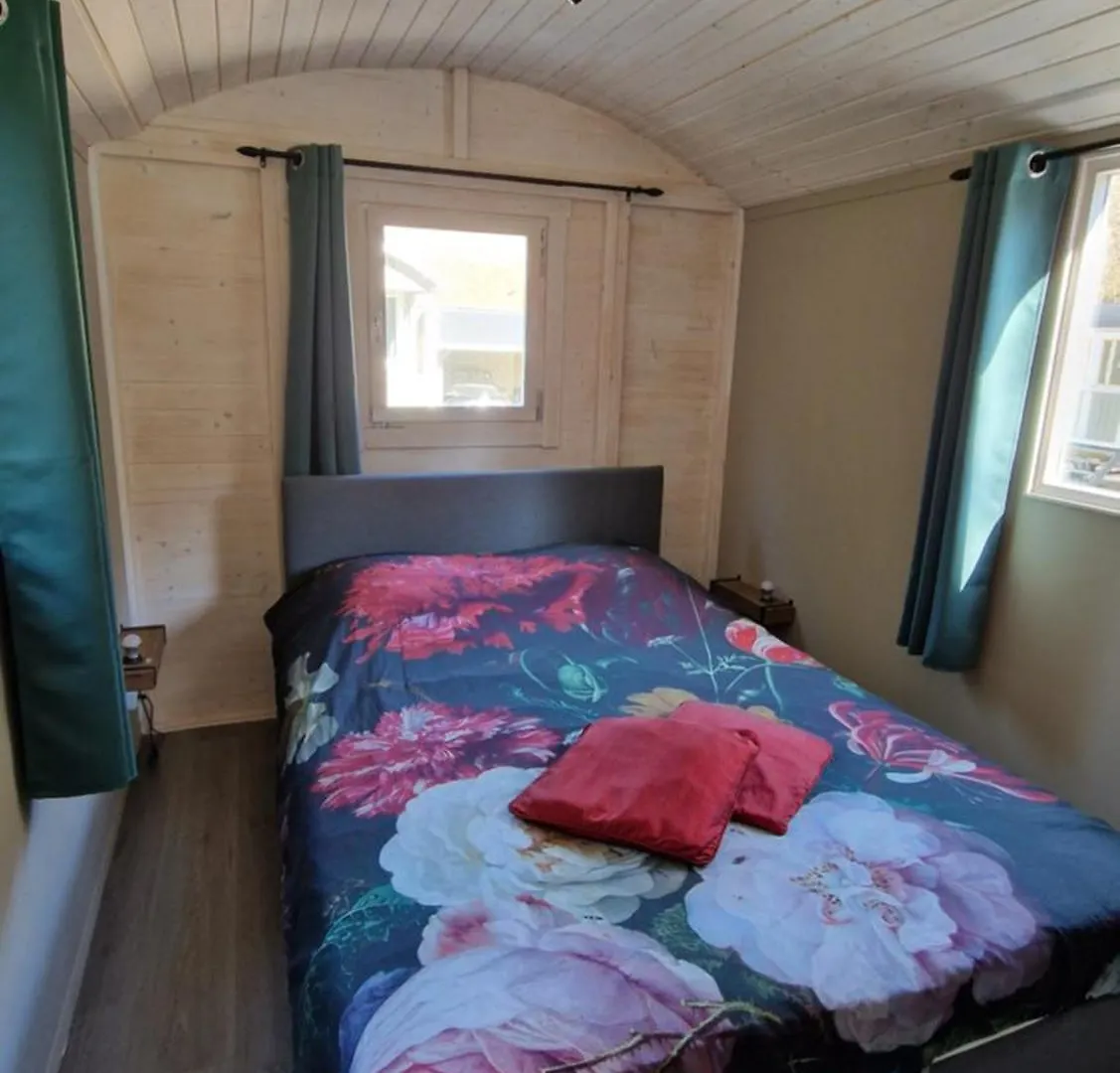 Luxury tent De Pipowagens Van Het Chateau Viviez