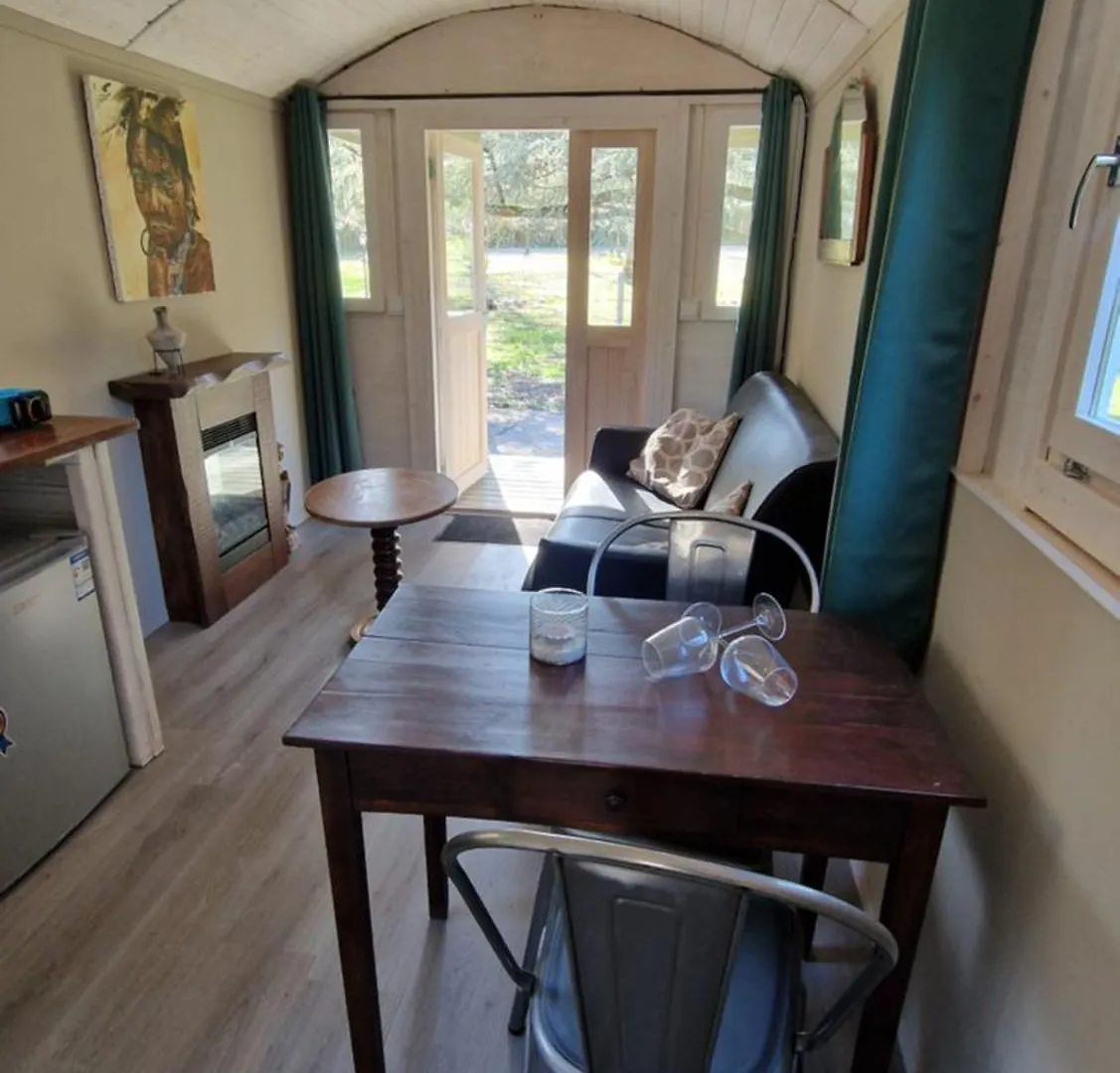 Luxury tent De Pipowagens Van Het Chateau Viviez France